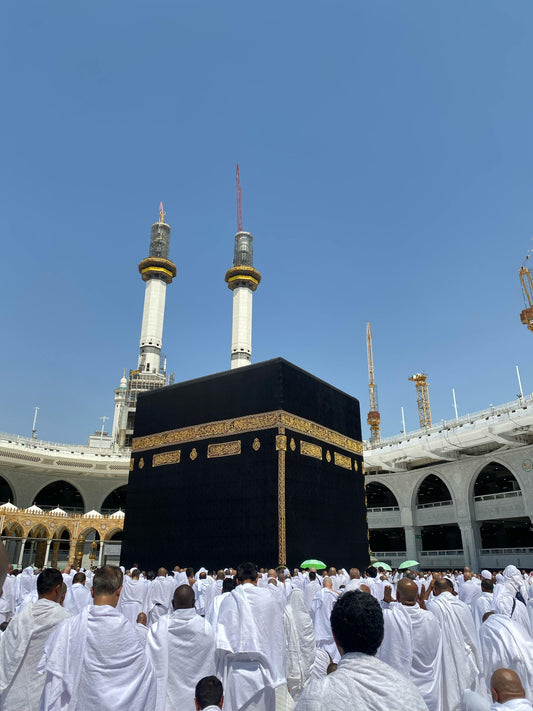 hajj rituals, pilgrimage, tawaaf, ihram, pilgrims doing tawaaf, mindful living in islam